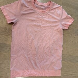 Loose fitting Lululemon top